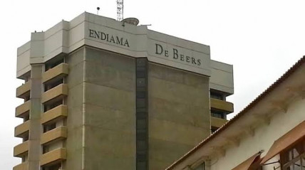  Edifício da Beers em Luanda - DR