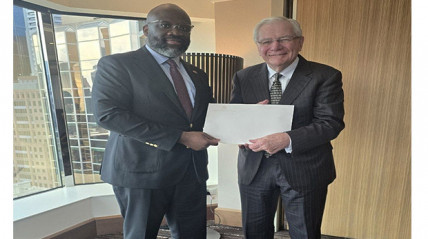Encontro entre embaixador angolano e presidente da Câmara de Comércio Austrália-África - DR