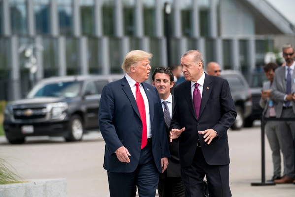 Trump e Erdogan chegam a entendimento sobre cessar-fogo em Gaza