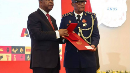 Mais de 380 militares das FAA serão condecorados na terça-feira - DR