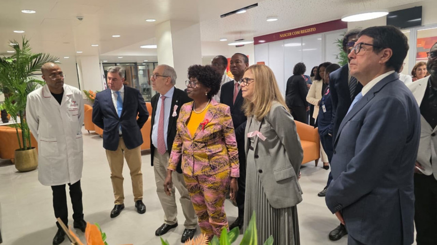Ministra da saúde de Portugal visita Hospital Pedalé em Luanda