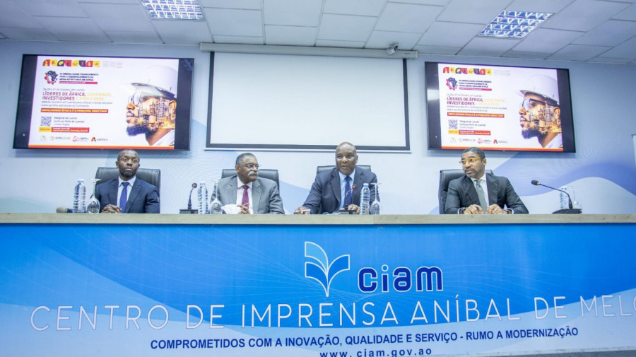 Apresentação da Cimeira sobre Financiamento para o Desenvolvimento de Infra-estruturas