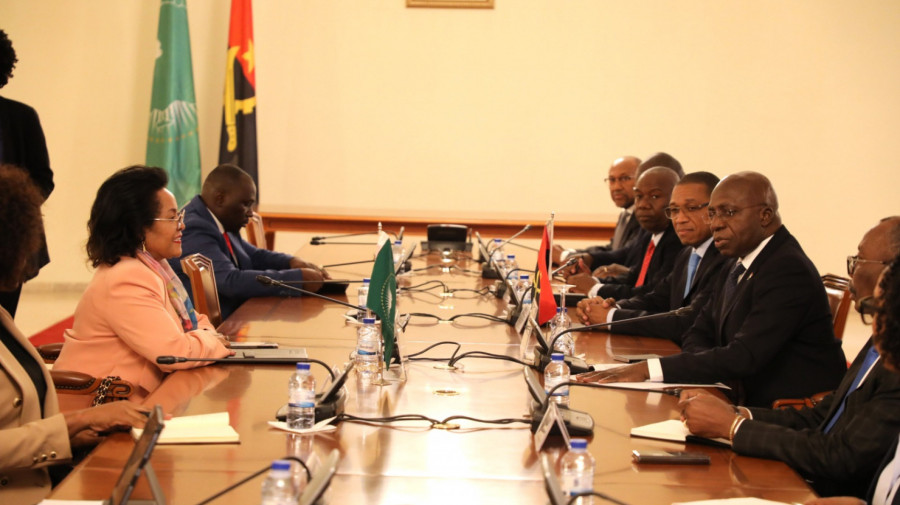 Ministro das Relações Exteriores, Téte António, reuniu-se com a directora executiva da Agência de Desenvolvimento da União Africana, Nardos Bekele-Thomas