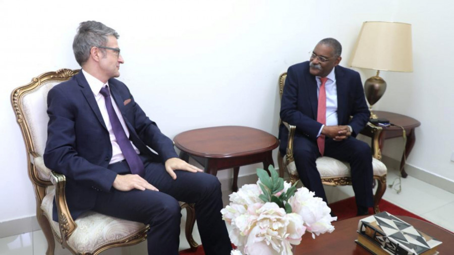 Angola e Sérvia abordam cooperação bilateral