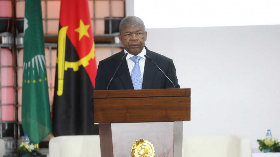 Presidente João Lourenço discursa na abertura da terceira Cimeira sobre Financiamento de Infra-estruturas em África, que decorre em Luanda