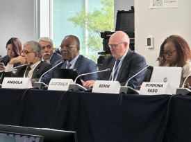 Embaixador angolano na assembleia em Seul - MIREX