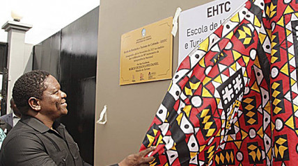 Ministro do Turismo, Márcio Daniel, inaugurada Escola de Hotelaria e Turismo em Cabinda - DR