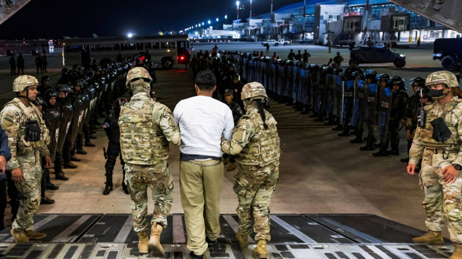 Donald Trump pondera autorizar ataques militares contra cartéis no México