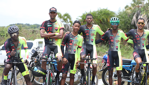 Equipa de ciclismo Jair Transportes, de Benguela, uma das participantes na Volta Angola Pepino 2025