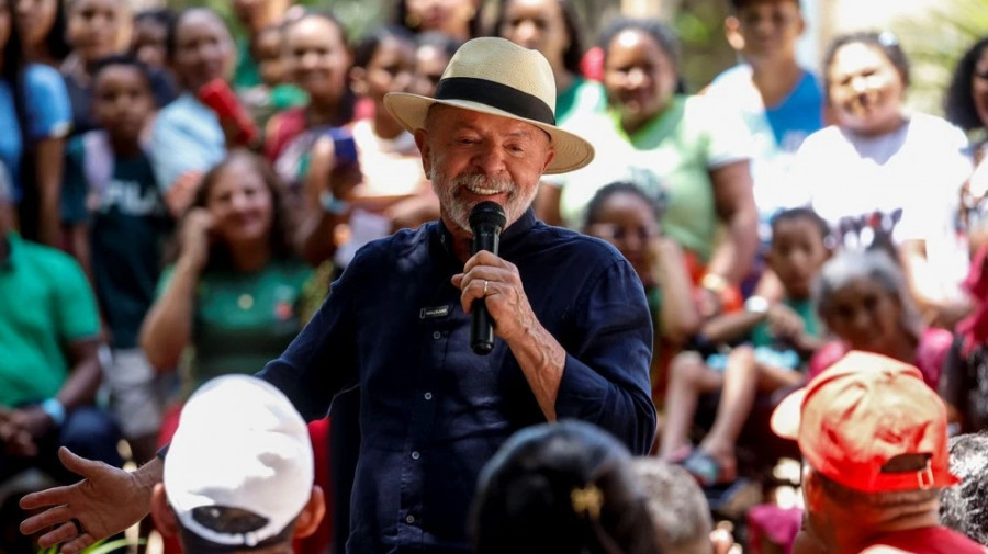 Lula vai recandidatar-se para que "nunca mais" a extrema-direita governe