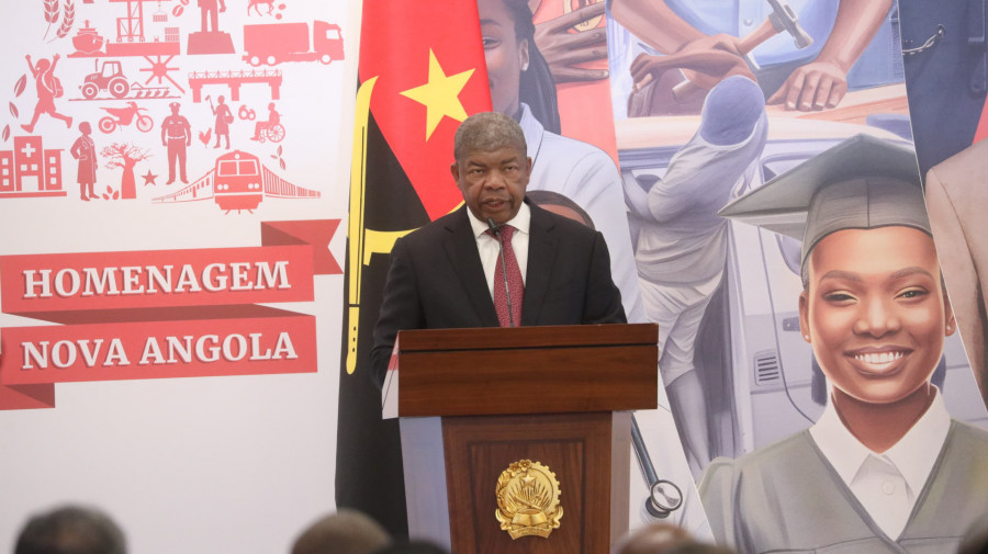 Presidente da Rep&uacute;blica, Jo&atilde;o Louren&ccedil;o, discursou na oitava e &uacute;ltima cerim&oacute;nia de condecora&ccedil;&atilde;o com a medalha comemorativa dos 50 anos da Independ&ecirc;ncia
