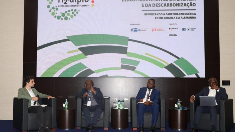 Participantes na Confer&ecirc;ncia sobre a Parceria Energ&eacute;tica entre Angola e Alemanha 