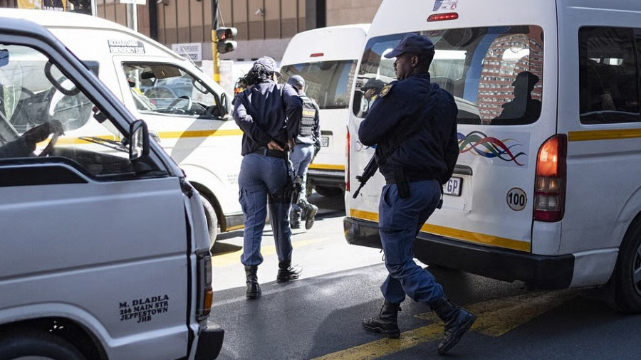 Pol&iacute;cia sul-africana resgata jovens do Botswana num suposto esquema de tr&aacute;fico humano