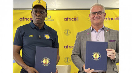 Assinatura de acordo entre Petro de Luanda e Africell - DR