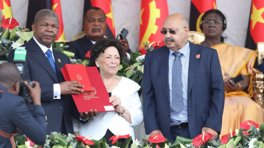 Agostinho Neto distinguido com a Medalha de Honra dos 50 anos da Independ&ecirc;ncia