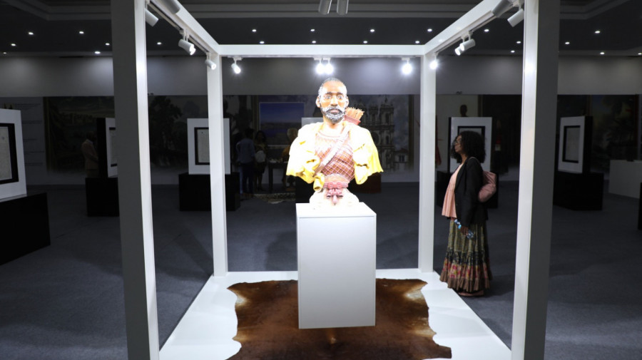 Busto do primeiro embaixador africano Negrita exibido na exposição