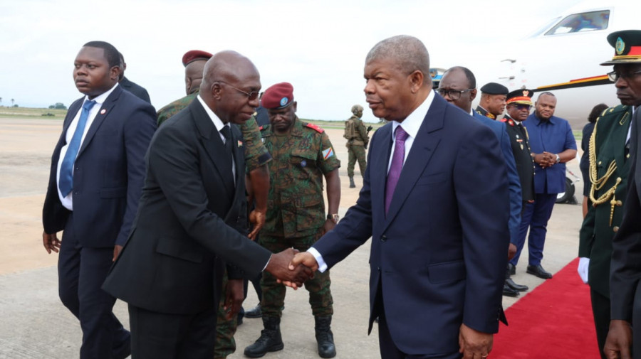 Presidente da Rep&uacute;blica, Jo&atilde;o Louren&ccedil;o, &agrave; chegada a Kinshasa (RDC) para participar na Cimeira da CIRGL