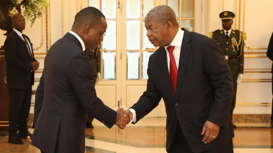 Ad&atilde;o de Almeida empossado como membro do Conselho da Rep&uacute;blica 