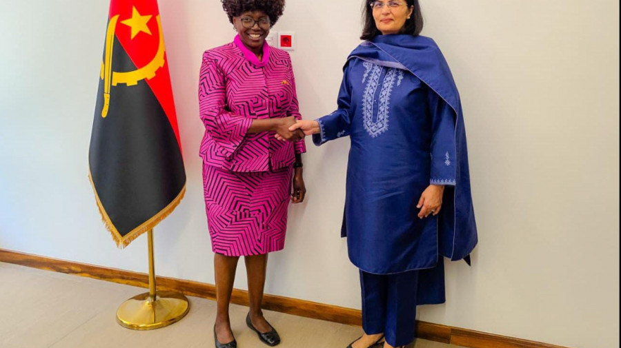 Ministra da Saúde com a directora executiva da GAVI