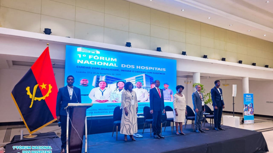 Ministra da Saúde, Silvia Lutucuta, dirige abertura do primeiro Fórum Nacional dos Hospitais