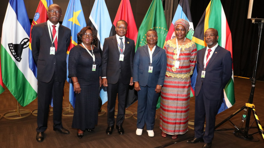 Delegação parlamentar angolana que participa na Assembleia do FP-SADC