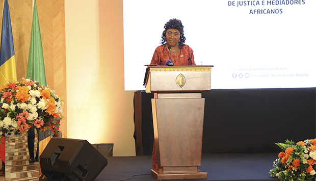 Provedora de justi&ccedil;a de Angola, Florbela Ara&uacute;jo 