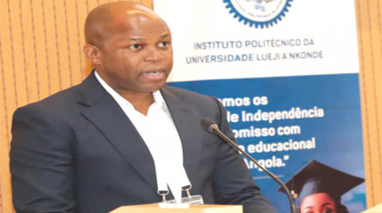 Ministro da Administração do Território, Daniel Félix Neto - Edições Novembro