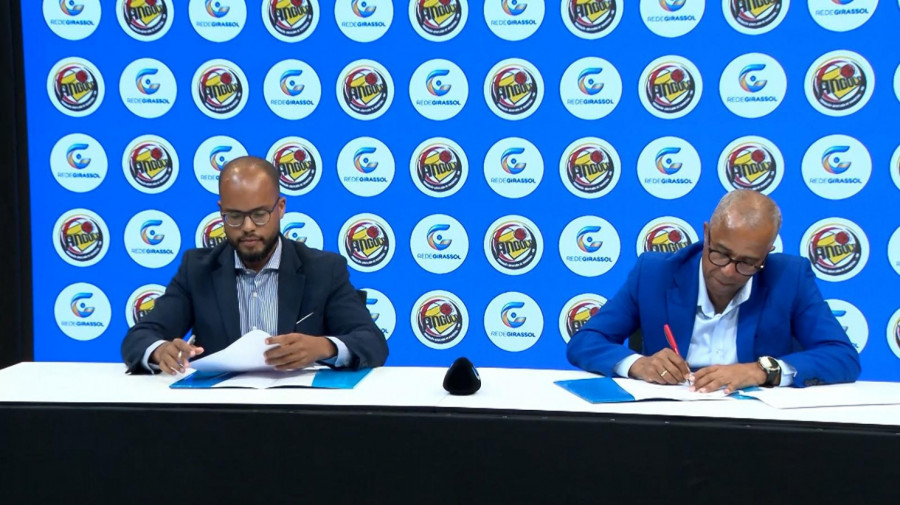 Assinatura de acordo entre a Rede Girassol e a FAB