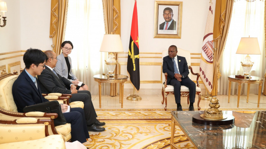 Presidente da Assembleia Nacional recebeu embaixador da China em Angola 