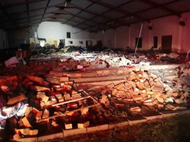Desabamento de templo na &Aacute;frica do Sul provoca tr&ecirc;s mortos - DR
