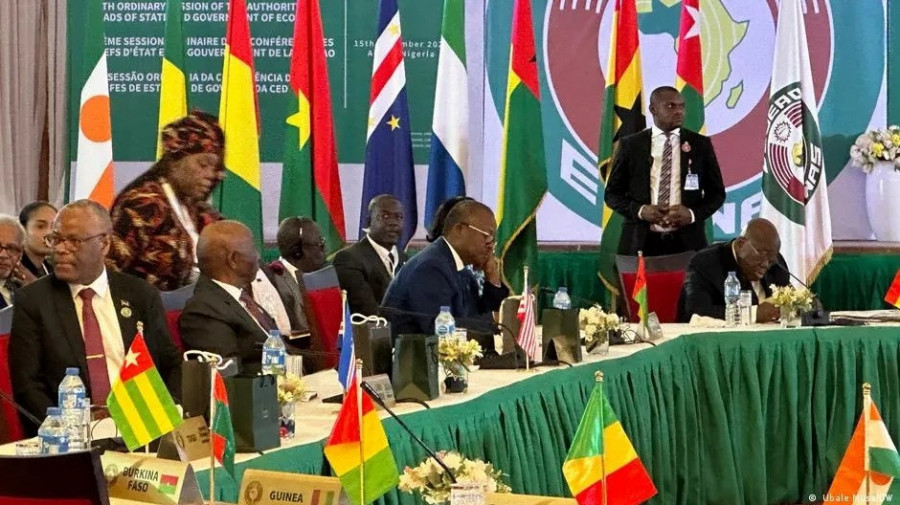 CEDEAO reafirma  compromisso com regime democr&aacute;tico