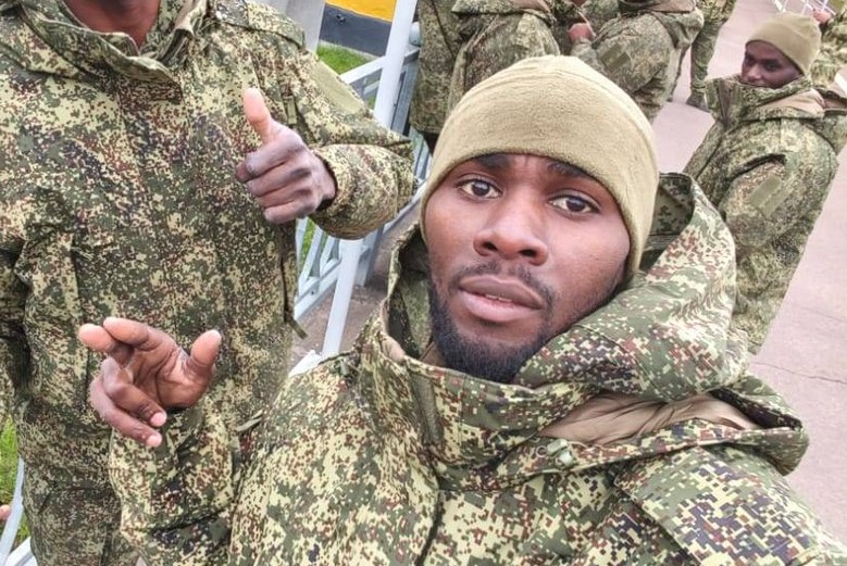 Botswana investiga jovens aliciados para lutar na Ucr&acirc;nia com promessas de pagamento r&aacute;pido

