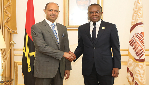 Presidente da Assembleia Nacional com o embaixador da &Iacute;ndia