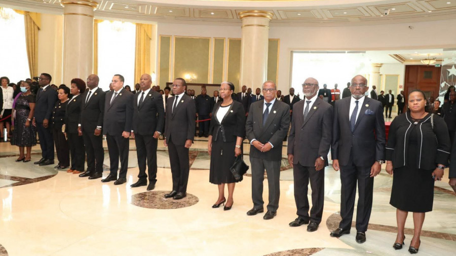 Deputados rendem homenagem ao ex-Presidente da Assembleia Nacional 