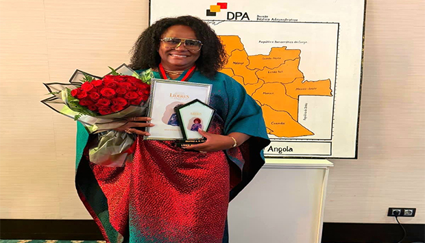 Comunic&oacute;loga Beatriz Silva 