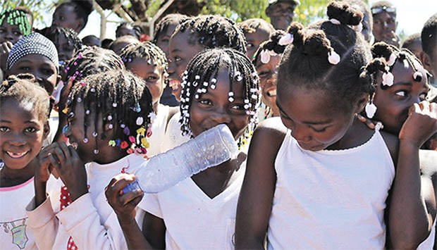 Crian&ccedil;as em Angola (Arquivo)