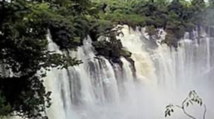 Zona tur&iacute;stica em Angola