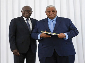 PCA do Porto do Lobito (&agrave; dir.) - Edi&ccedil;&otilde;es Nivembro