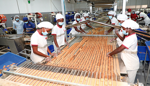 Ind&uacute;stria em Angola