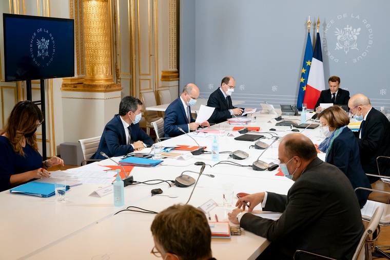 Macron convoca Conselho de Defesa para discutir a situa&ccedil;&atilde;o internacional