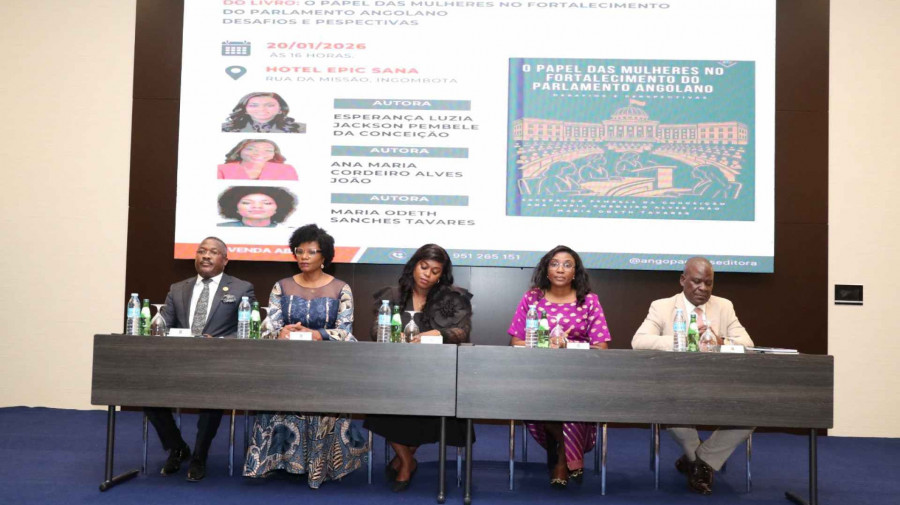 Deputadas &agrave; Assembleia Nacional  Esperan&ccedil;a Pembele, Ana Maria Jo&atilde;o e Maria Odeth Tavares lan&ccedil;aram o livro "O Papel das Mulheres no Fortalecimento do Parlamento Angolano: Desafios e Perspectivas"