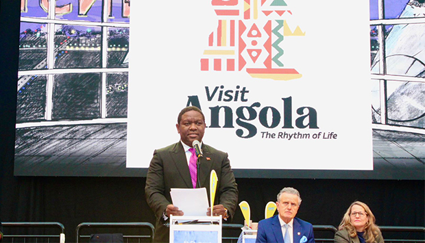 Ministro do Turismo, M&aacute;rcio Daniel, em uma das cerim&oacute;nias de exibi&ccedil;&atilde;o da marca "Visit Angola - The Rhythm of Life"