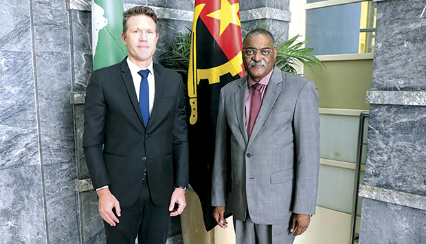 Secret&aacute;rio de Estado do MIREX com embaixador da Noruega em Angola 