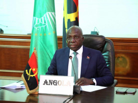 Ministro das Rela&ccedil;&otilde;es Exteriores, T&eacute;te Ant&oacute;nio, representou o Presidente Jo&atilde;o Louren&ccedil;o na quinta reuni&atilde;o do Comit&eacute; dos Chefes de Estado e de Governo da Uni&atilde;o Africana sobre o &Aacute;frica CDC. - MIREX