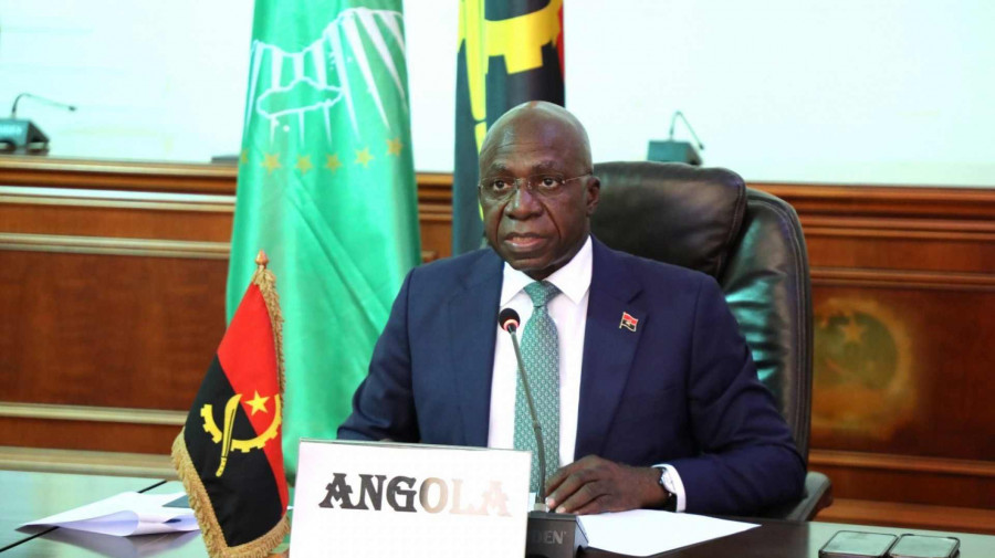 Ministro das Rela&ccedil;&otilde;es Exteriores, T&eacute;te Ant&oacute;nio, representou o Presidente Jo&atilde;o Louren&ccedil;o na quinta reuni&atilde;o do Comit&eacute; dos Chefes de Estado e de Governo da Uni&atilde;o Africana sobre o &Aacute;frica CDC.