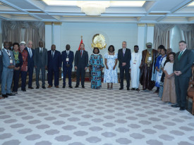 Vice-Presidente da Rep&uacute;blica, Esperan&ccedil;a da Costa (centro), recebe presidentes de tribunais constitucionais e ju&iacute;zes de pa&iacute;ses africanos e do Brasil - Edi&ccedil;&otilde;es Novembro