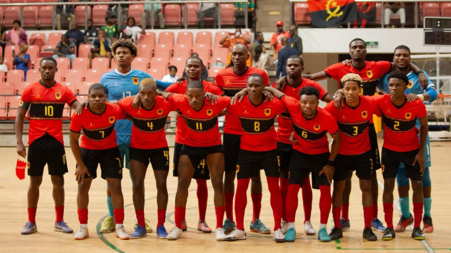 Selec&ccedil;&atilde;o nacional s&eacute;nior masculina de futsal