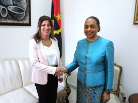 Secret&aacute;ria de Estado para as Rela&ccedil;&otilde;es Exteriores, Esmeralda Mendon&ccedil;a, (dir.) recebeu embaixadora do Egipto acreditada em Angola, Neveen El-Husseiny - MIREX