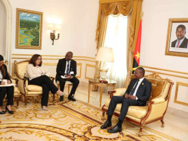 Presidente da Assembleia Nacional, Ad&atilde;o de Almeida, recebeu em audi&ecirc;ncia a embaixadora do Reino de Marrocos acreditada em Angola, Saadia El Alaoui - Assembleia Nacional