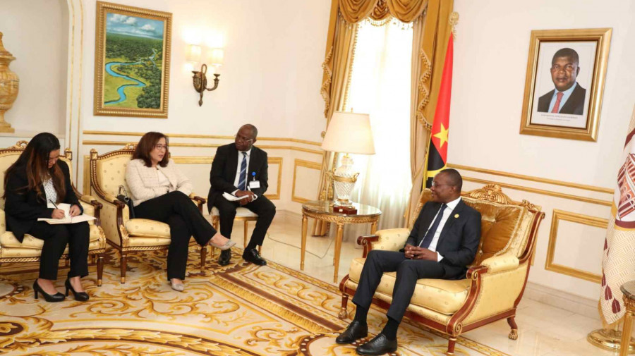 Presidente da Assembleia Nacional, Ad&atilde;o de Almeida, recebeu em audi&ecirc;ncia a embaixadora do Reino de Marrocos acreditada em Angola, Saadia El Alaoui